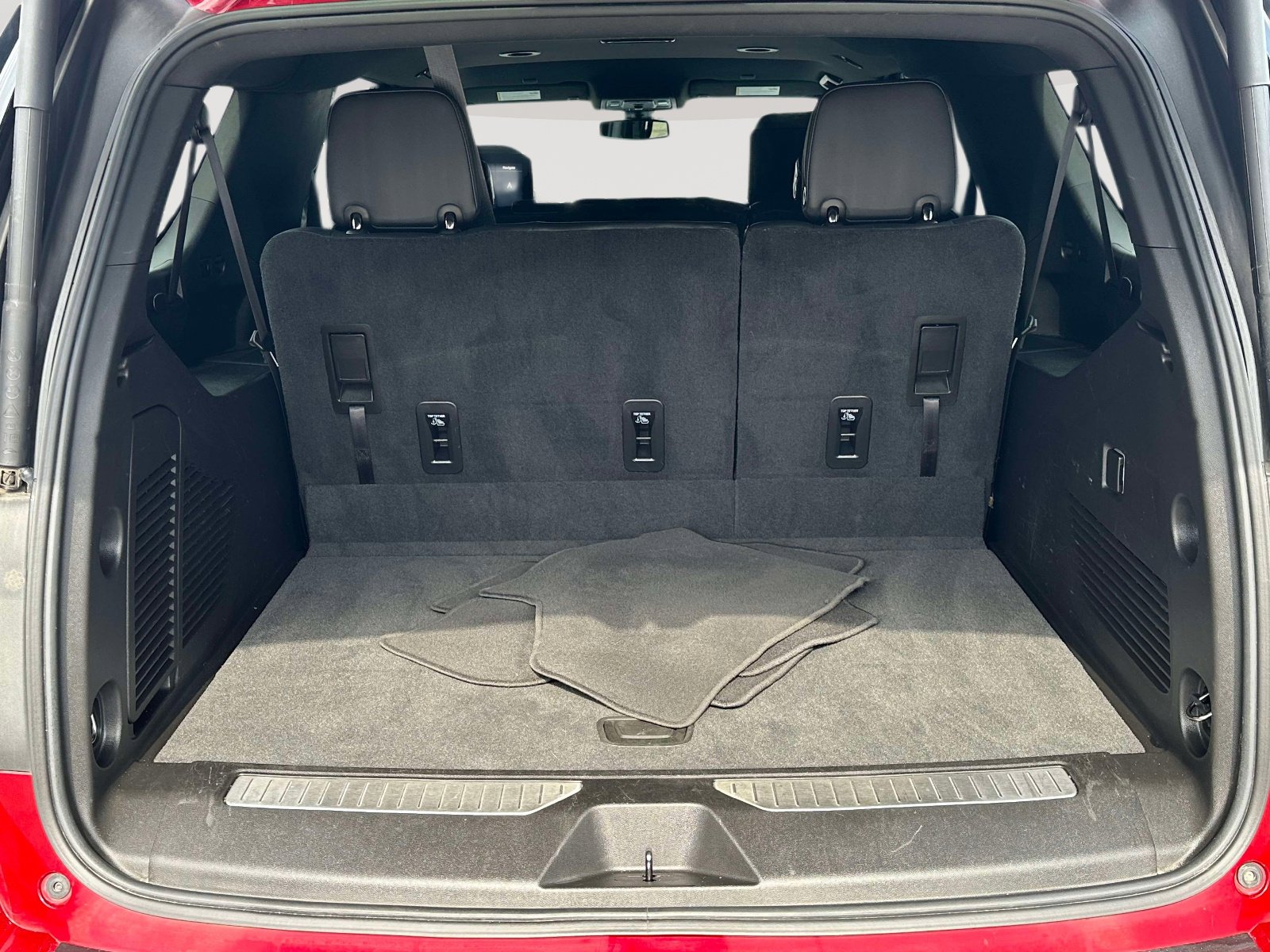 Used 2021 Chevrolet Suburban RST w/ Rear Media and Nav Package image 36