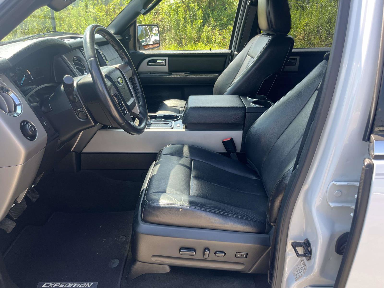 Used 2016 Ford Expedition Limited RWD image 17