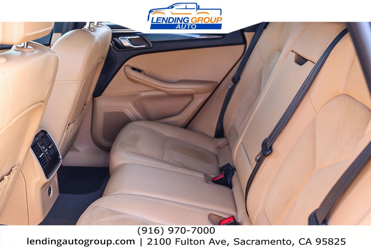 Used 2018 Porsche Macan image 17