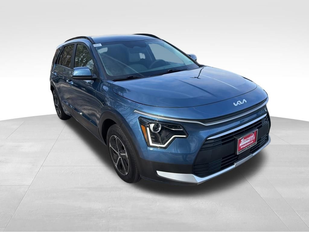 Certified 2025 Kia Niro EX FWD image 8