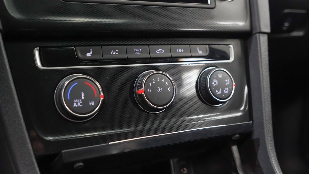 Used 2016 Volkswagen GTI SE image 30