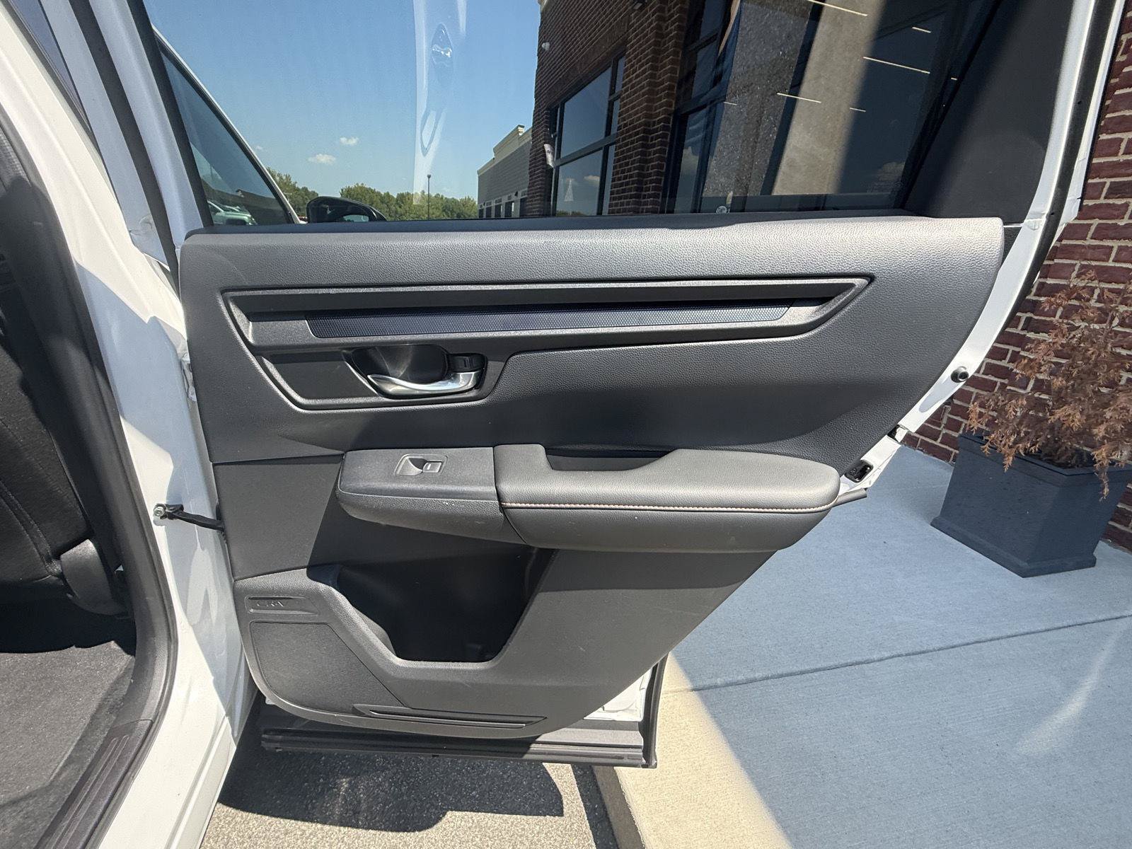 Used 2025 Honda CR-V Sport image 22