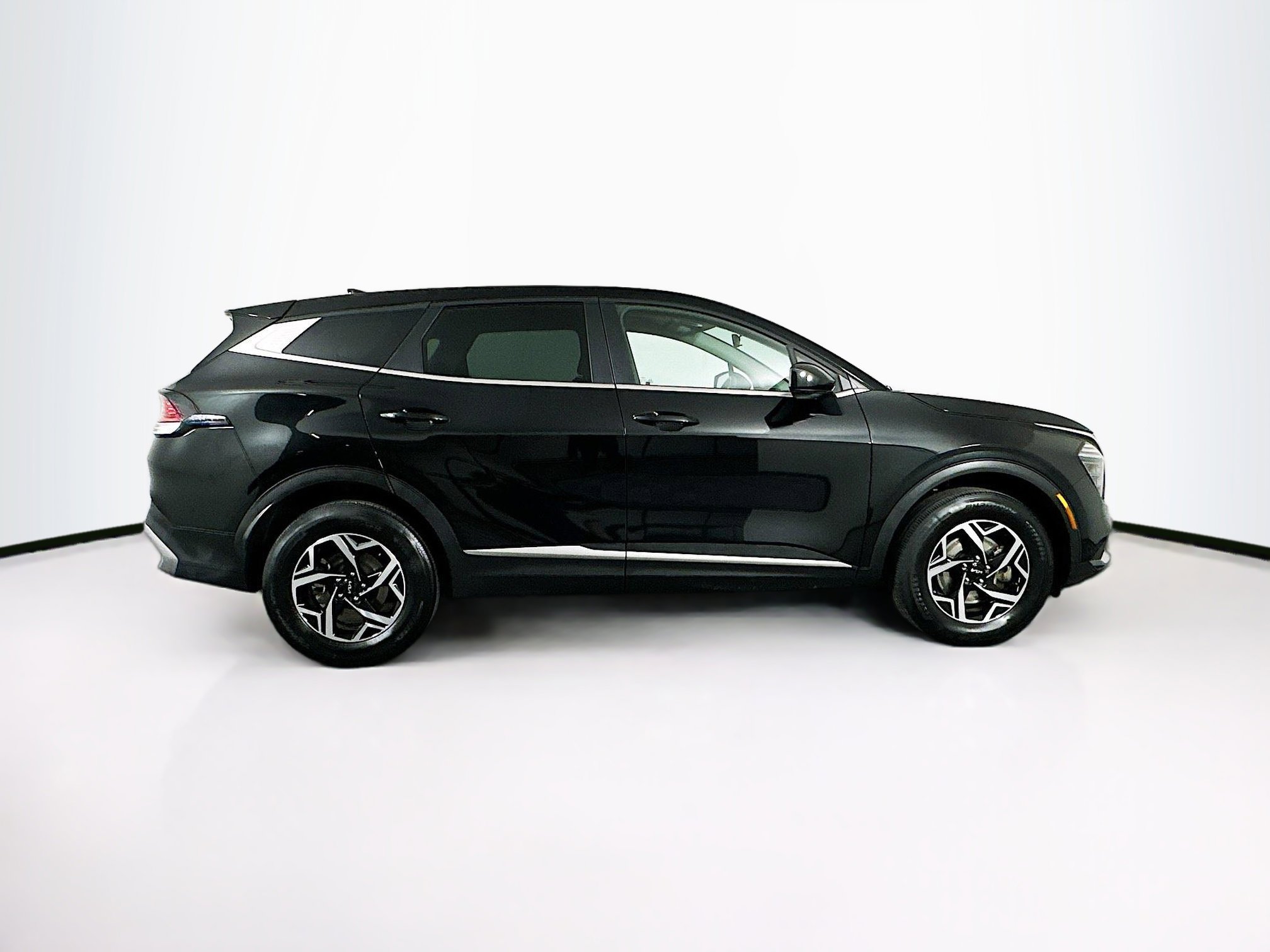 Used 2024 Kia Sportage LX image 10