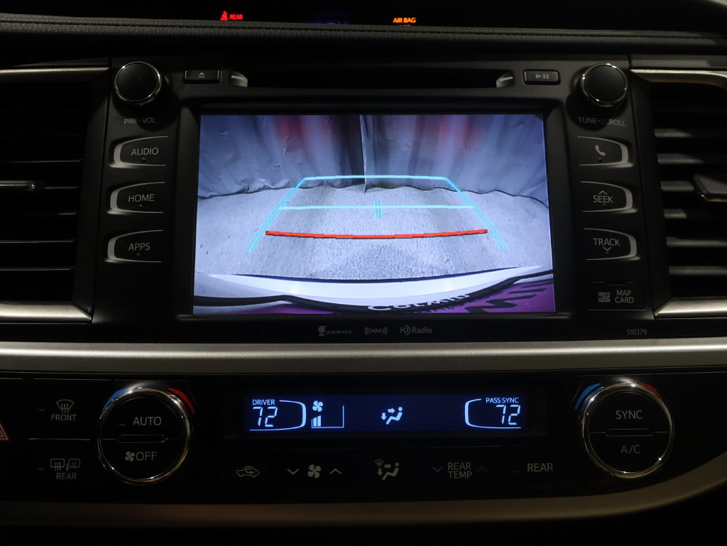 Used 2018 Toyota Highlander XLE AWD/4WD image 29