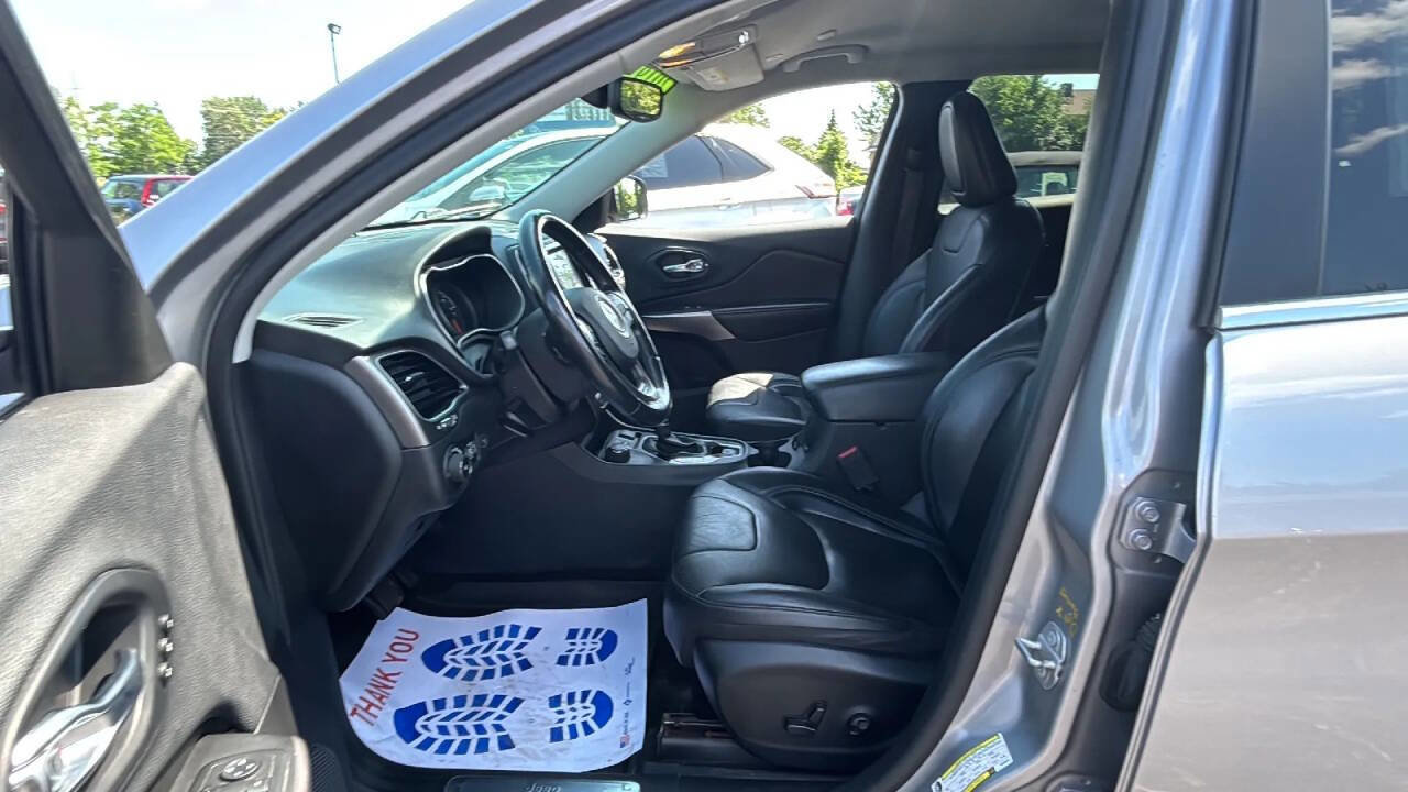 Used 2019 Jeep Cherokee Limited image 11