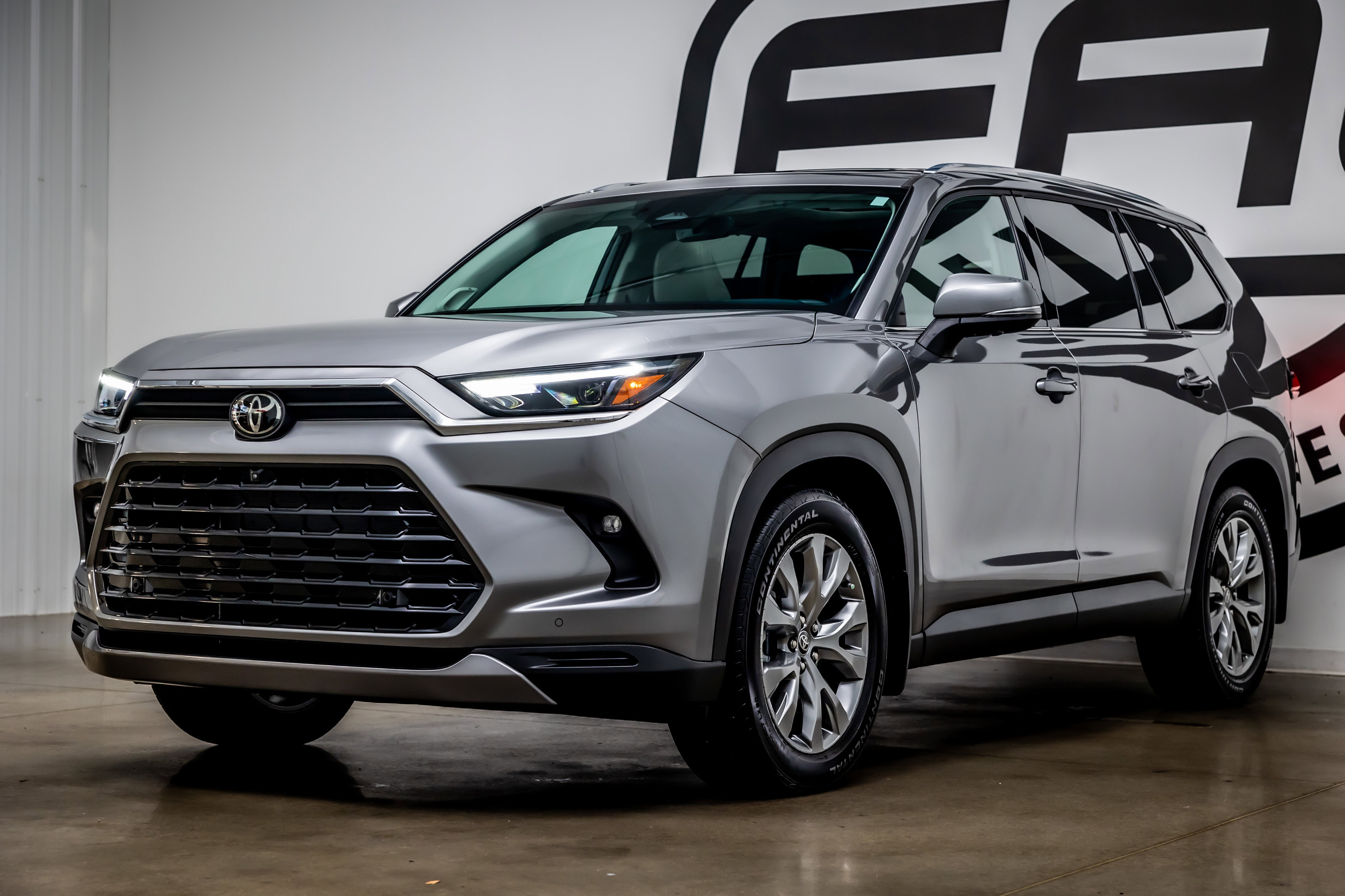 Used 2025 Toyota Grand Highlander FWD image 27