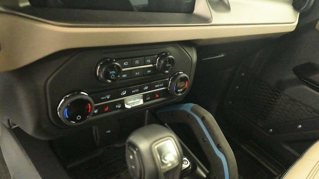 Certified 2024 Ford Bronco Wildtrak AWD/4WD image 18