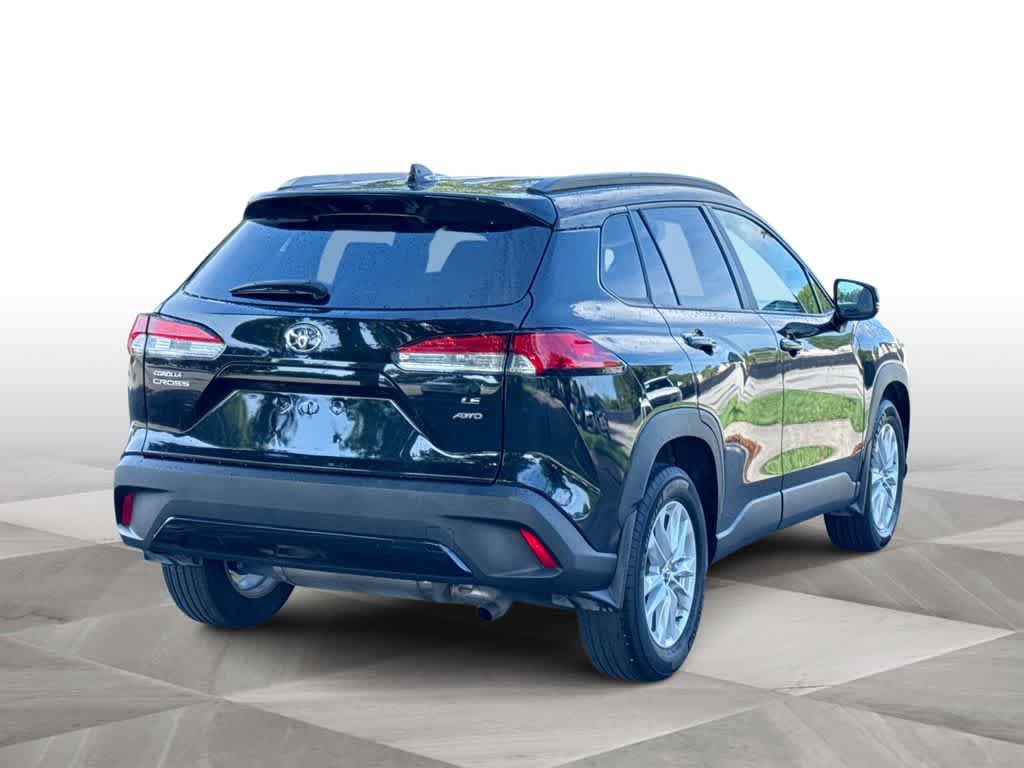 Used 2024 Toyota Corolla Cross LE AWD/4WD image 8
