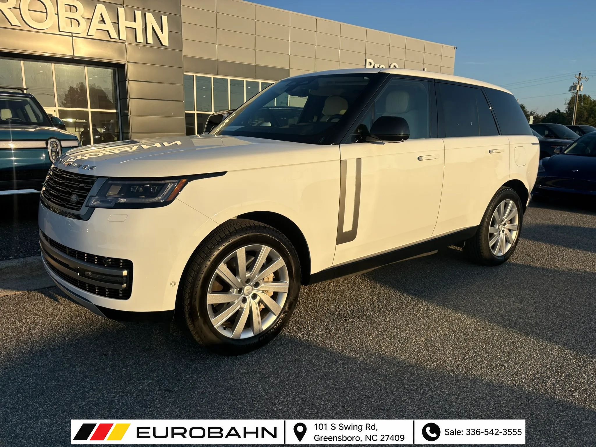 Used 2025 Land Rover Range Rover SE AWD/4WD image 29