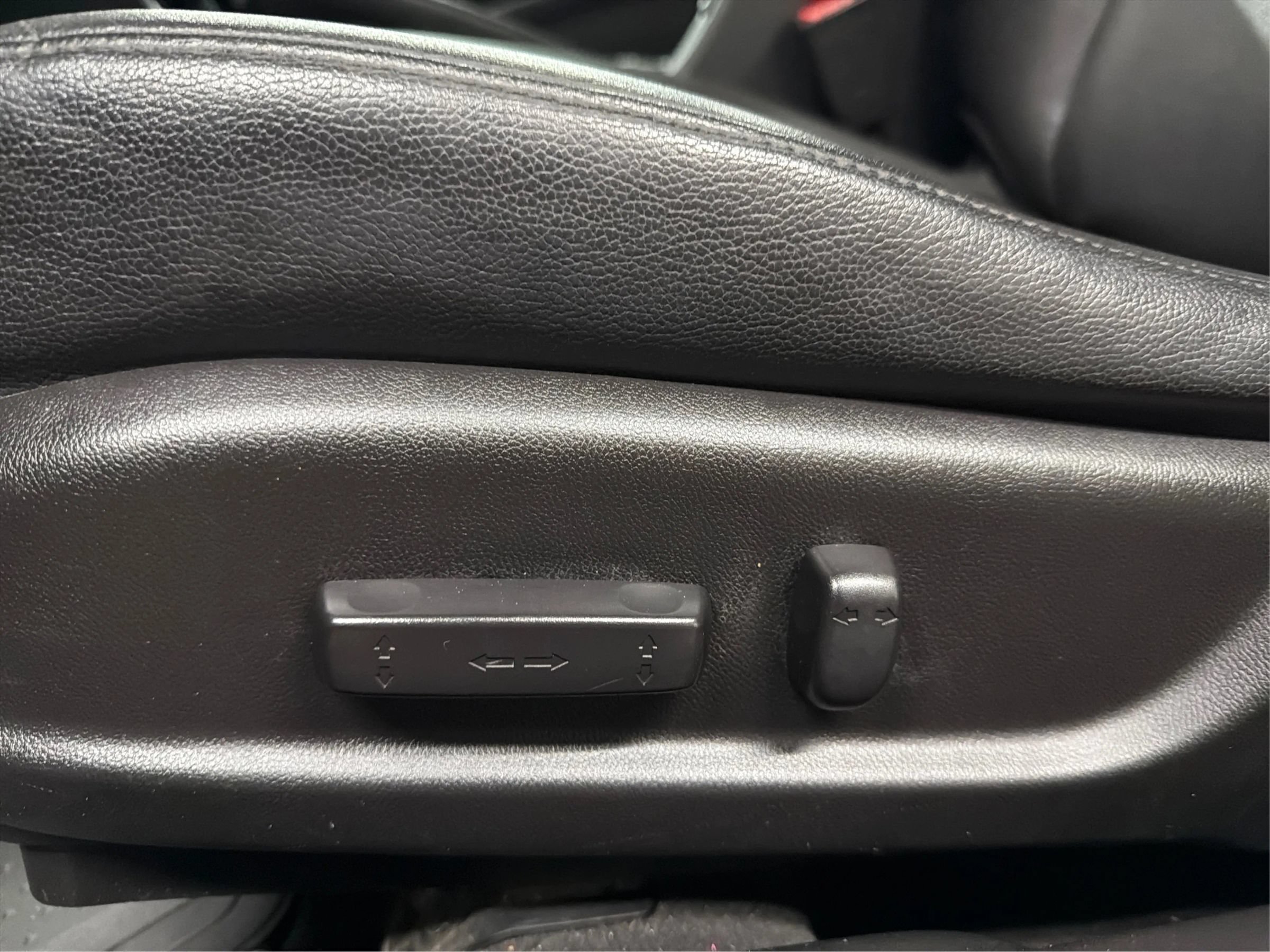 Used 2017 Acura ILX FWD image 31