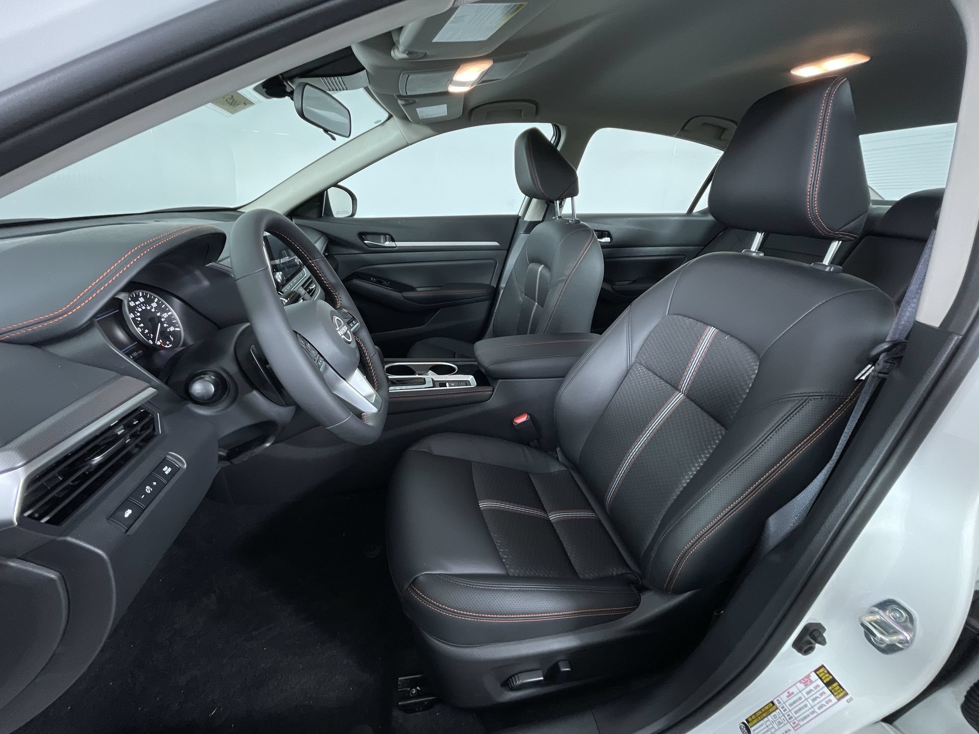 Certified 2025 Nissan Altima 2.5 SR AWD/4WD image 15