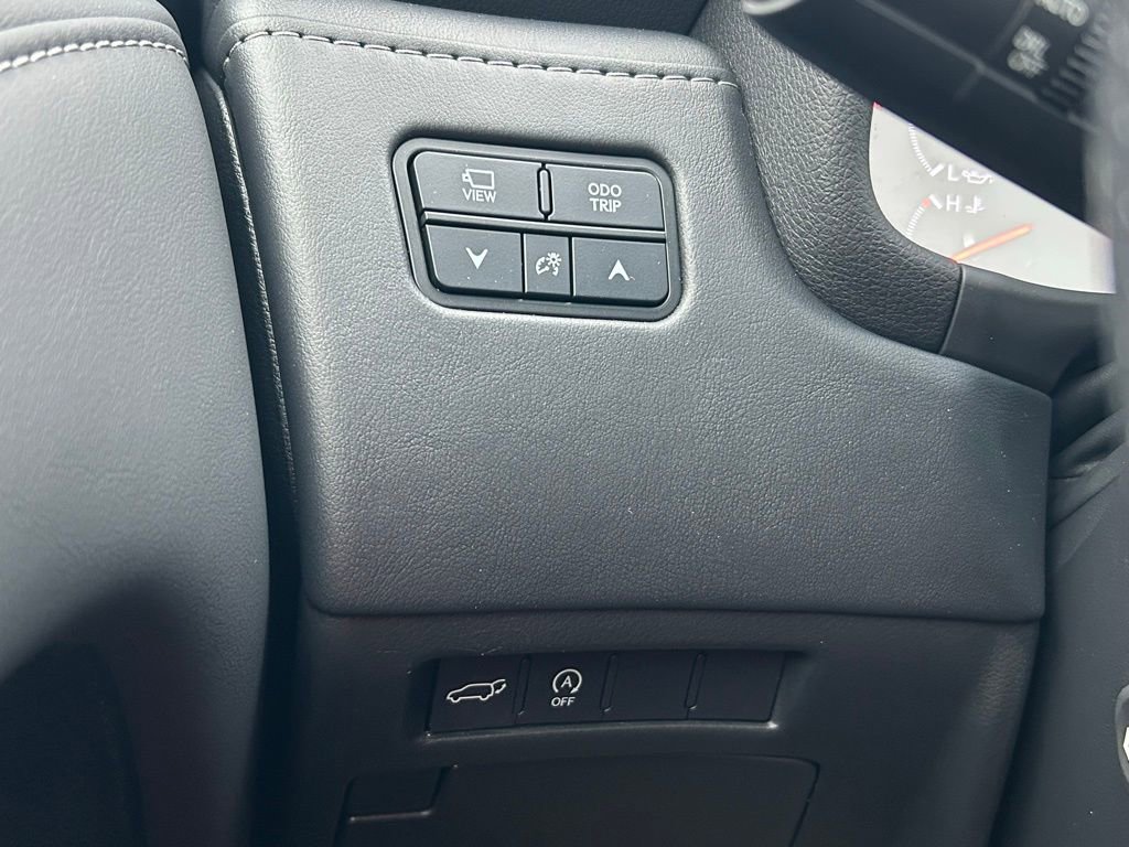 Used 2023 Lexus LX 600 F Sport w/ Accessory Package (Z1) image 22