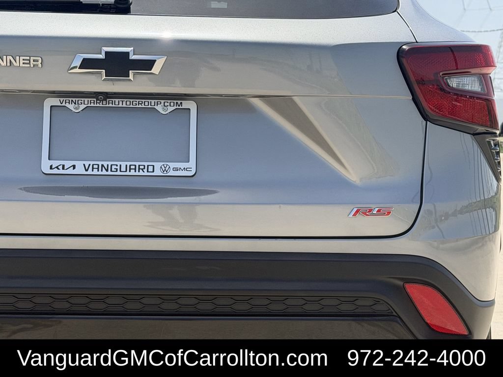 Used 2024 Chevrolet Trax RS FWD image 8