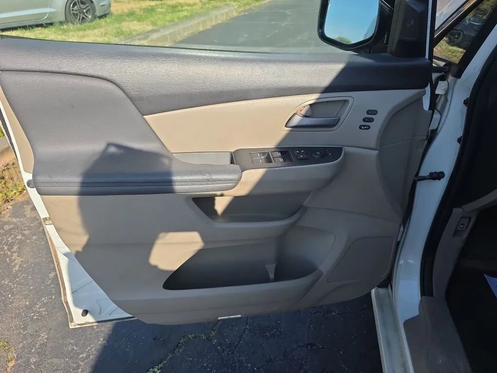 Used 2013 Honda Odyssey Touring image 9