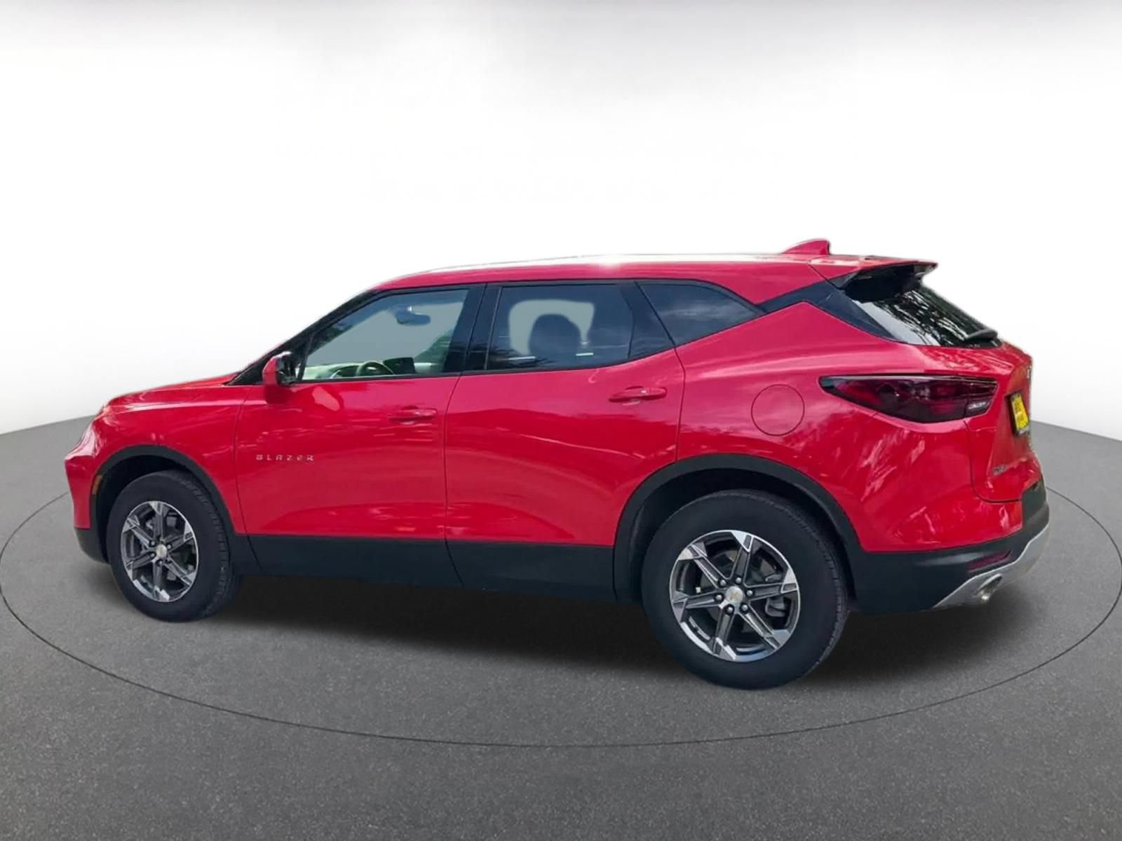 Used 2026 Chevrolet Blazer LT FWD image 9