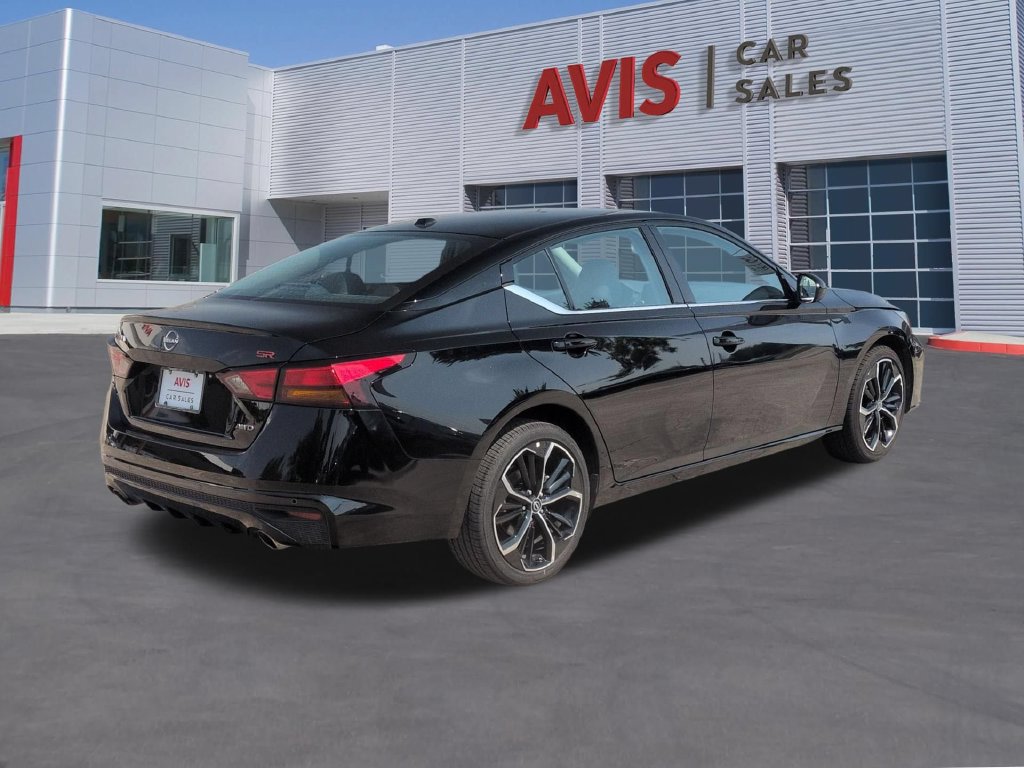 Used 2025 Nissan Altima 2.5 SR AWD/4WD image 5