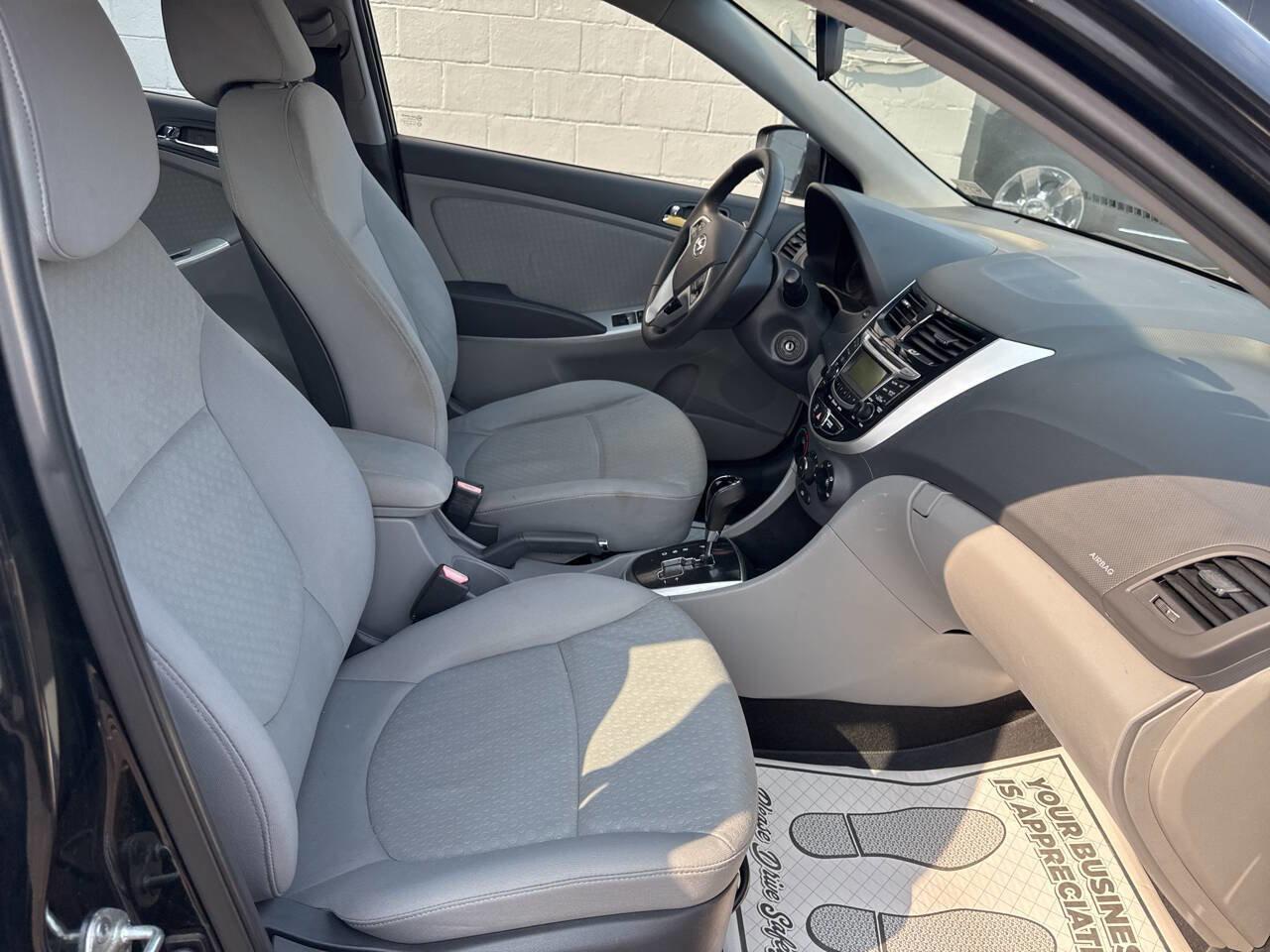 Used 2012 Hyundai Accent SE image 22