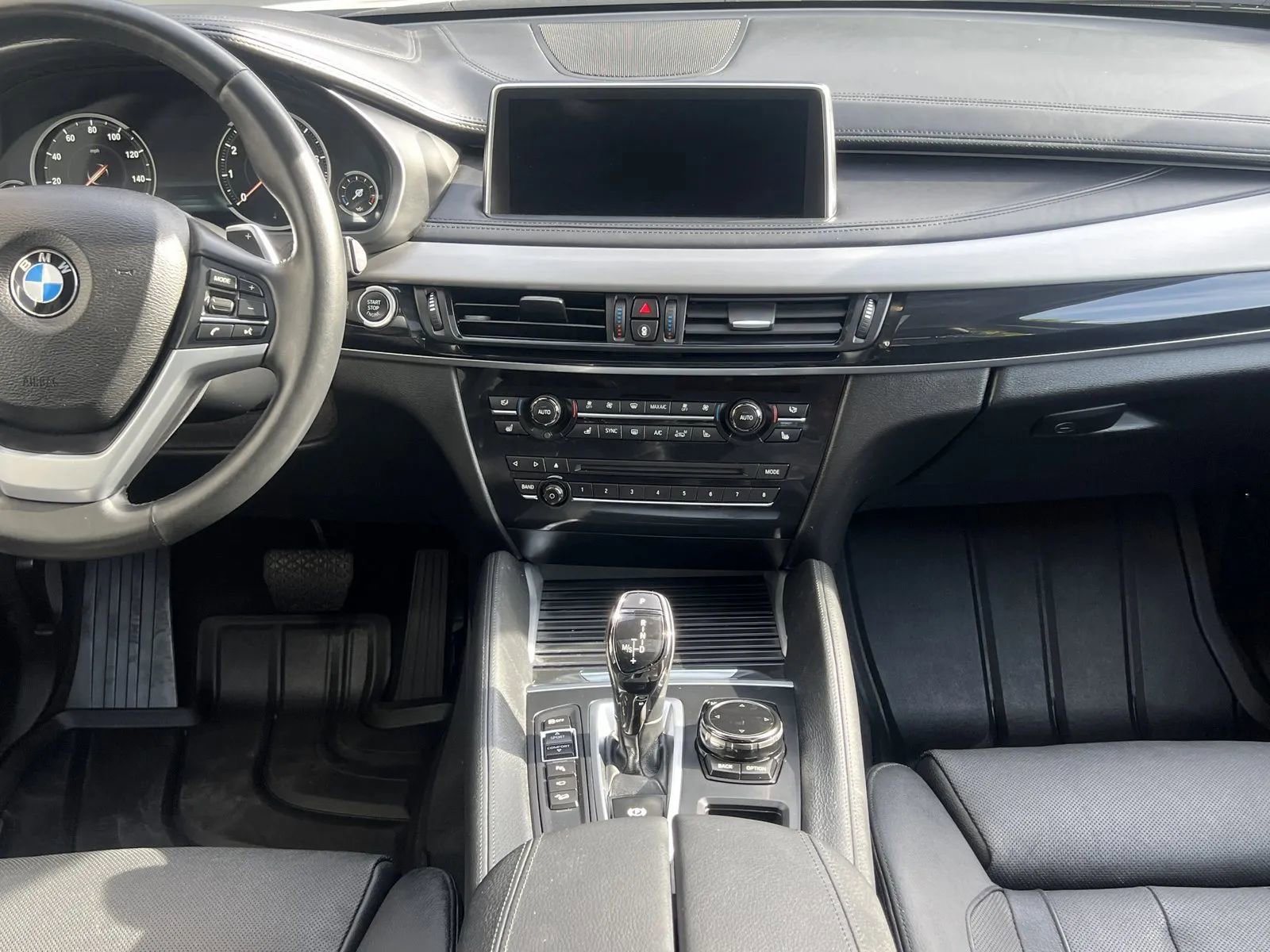 Used 2016 BMW X6 xDrive50i w/ Executive Package image 17