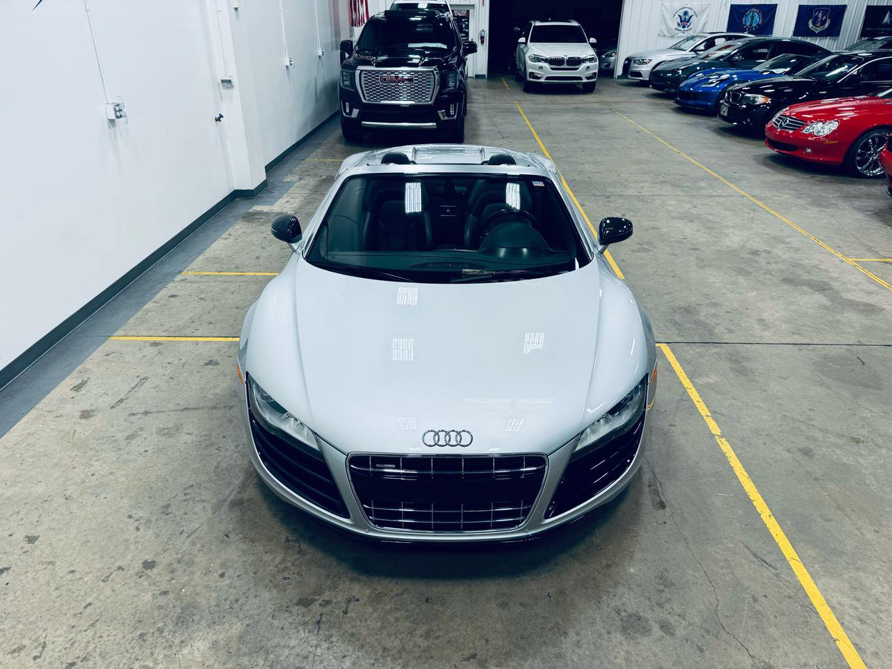Used 2012 Audi R8 V10 w/ Enhanced Leather Pkg AWD/4WD image 2