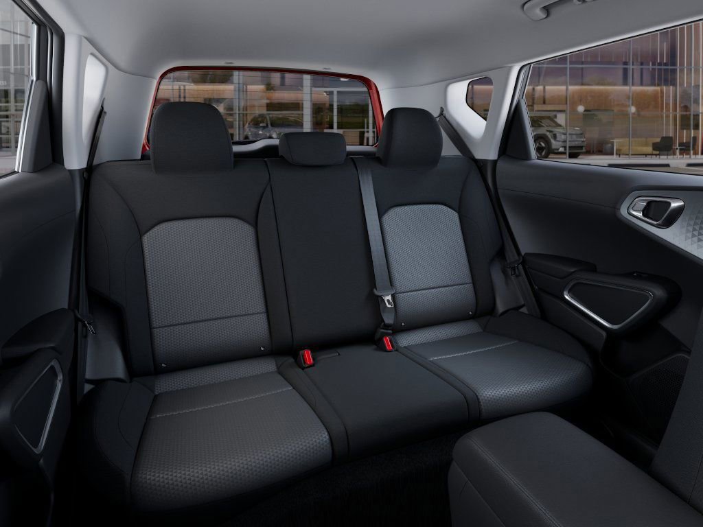 Used 2025 Kia Soul LX w/ LX Technology Package FWD image 16