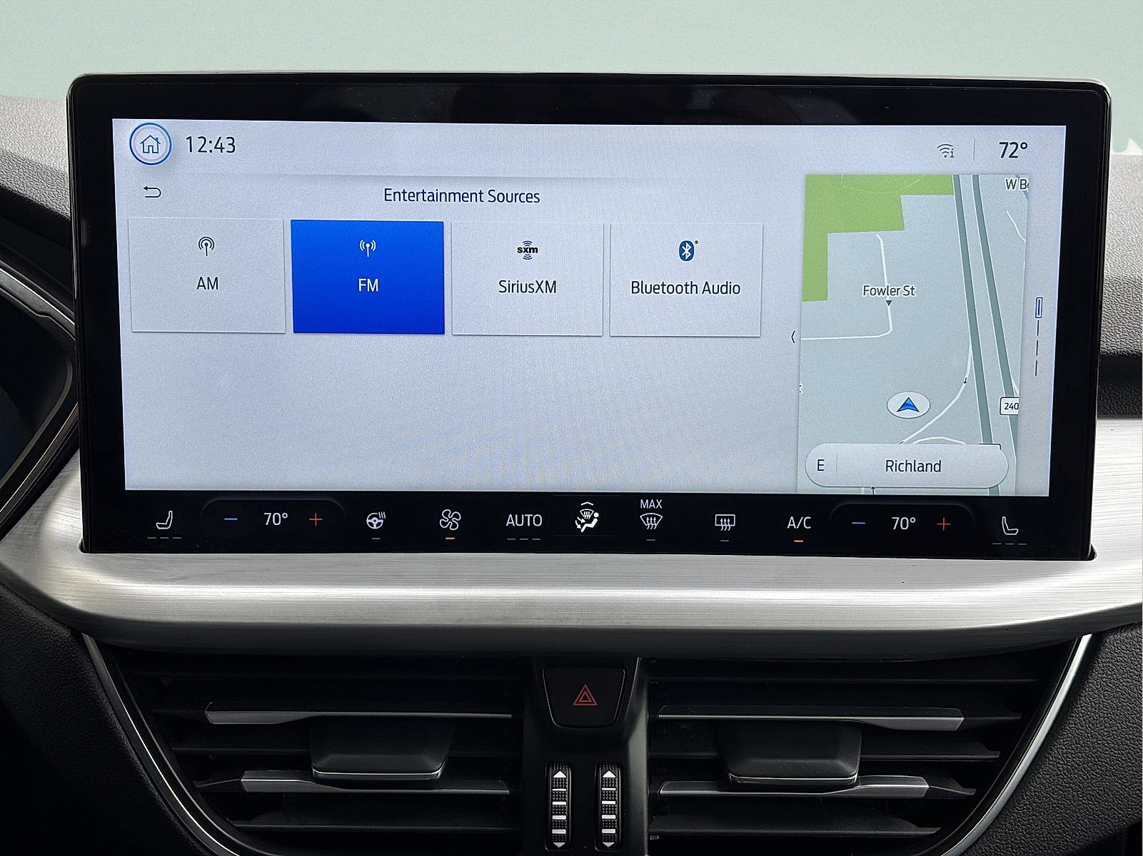 Used 2024 Ford Escape Platinum AWD/4WD image 25