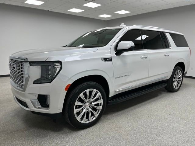 Used 2024 GMC Yukon XL Denali w/ Advanced Technology Package AWD/4WD image 5