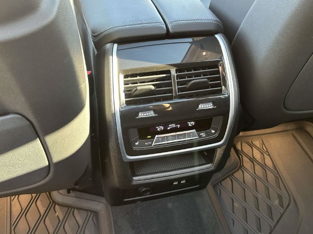 Used 2026 BMW X7 xDrive40i w/ Premium Package AWD/4WD image 20