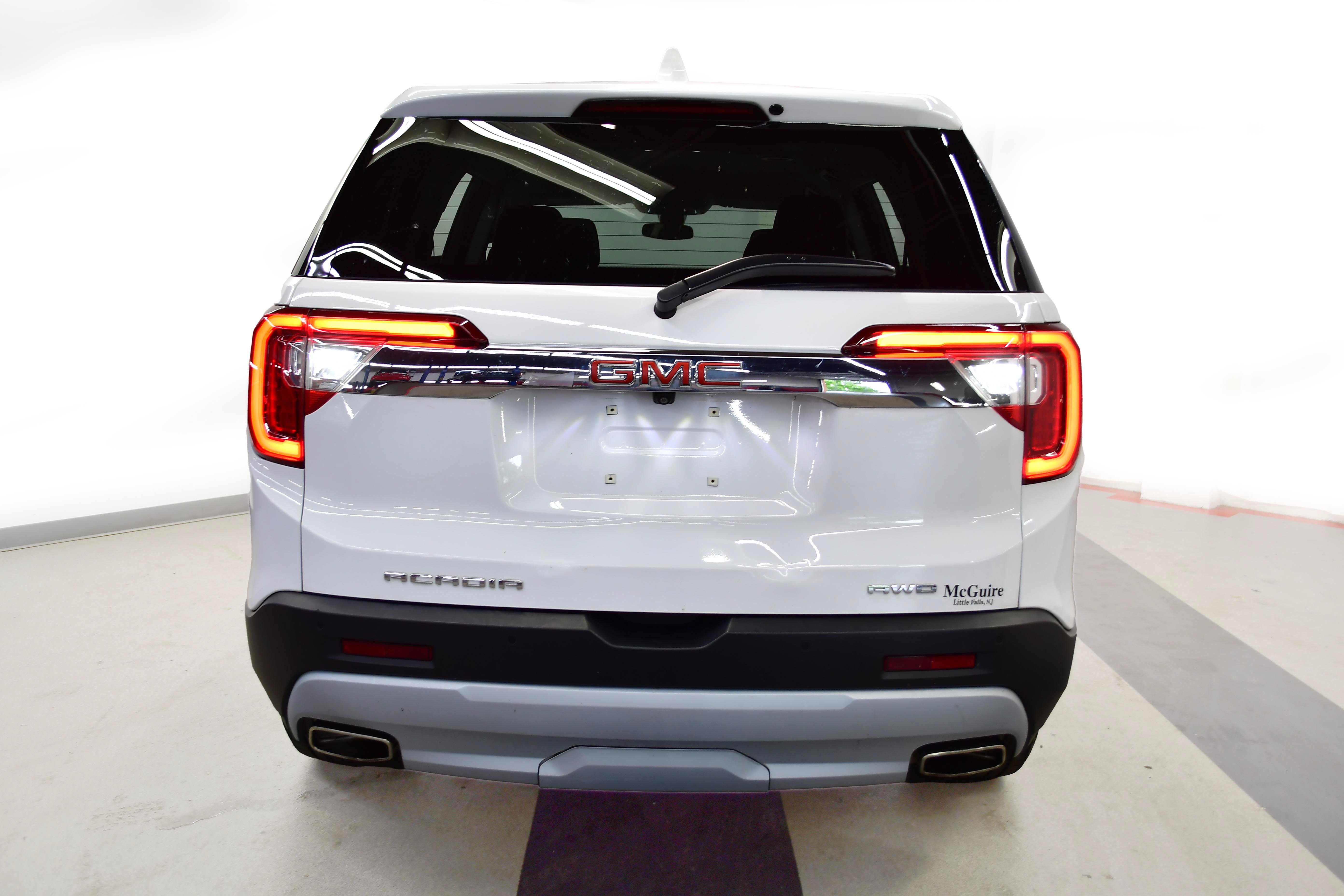 Used 2023 GMC Acadia SLE AWD/4WD image 5