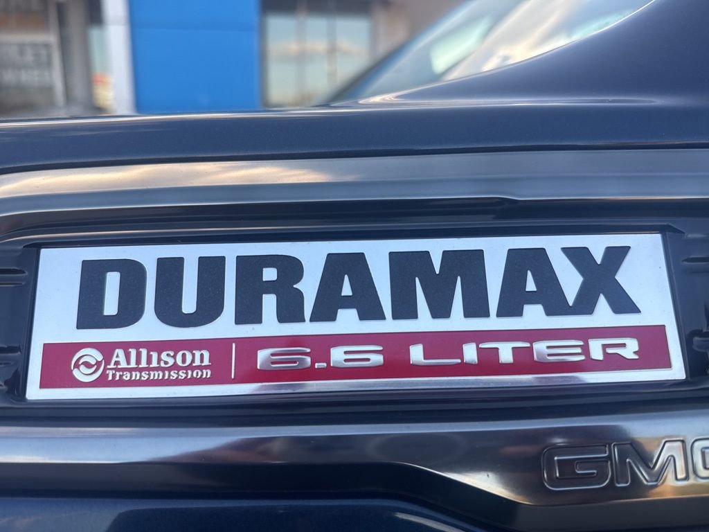 Used 2023 GMC Sierra 2500 AT4 image 12