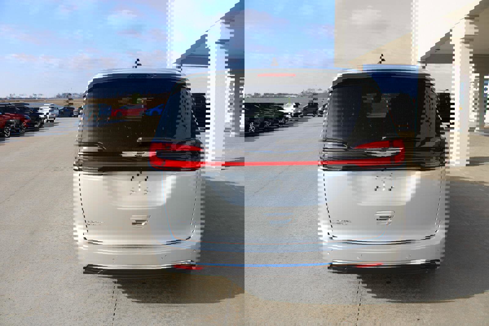 New 2026 Chrysler Pacifica Select image 8