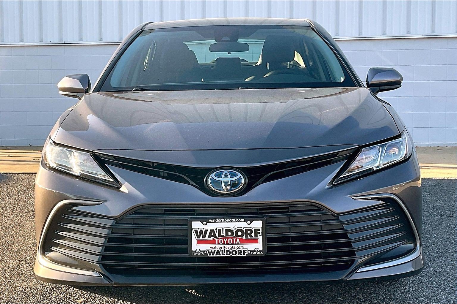 Used 2022 Toyota Camry LE FWD image 3