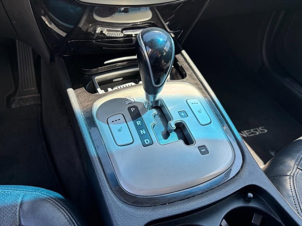Used 2013 Hyundai Genesis 3.8 image 17