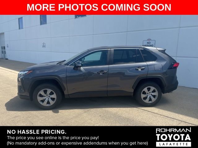 Used 2023 Toyota RAV4 LE AWD/4WD image 4