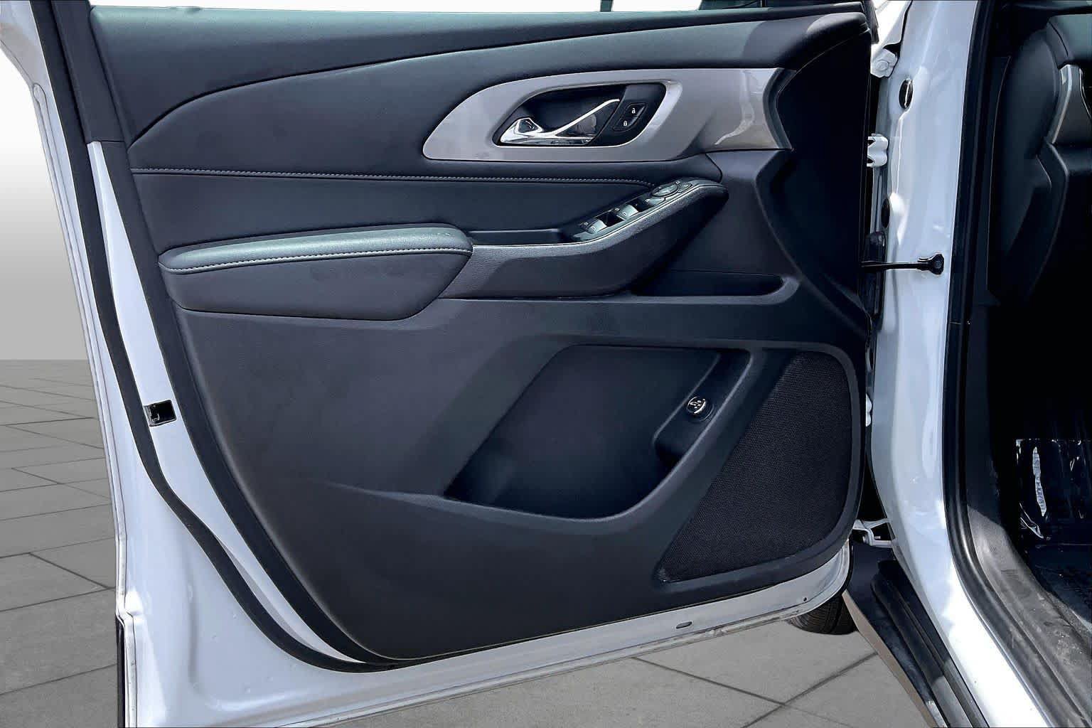 Certified 2023 Chevrolet Traverse LT FWD image 22