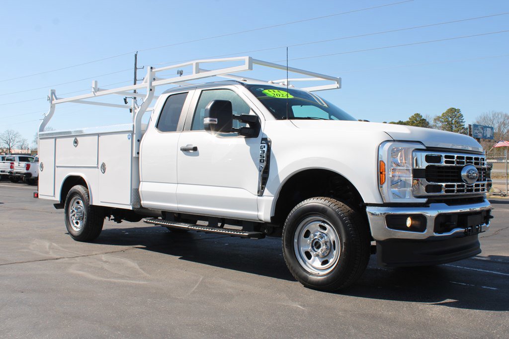 Used 2024 Ford F350 XL w/ XL Chrome Package image 9