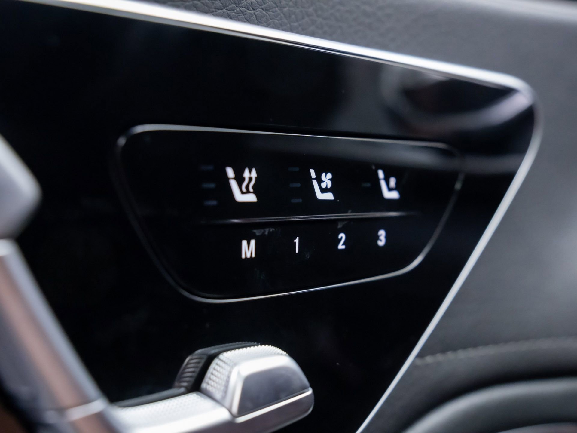 Used 2022 Mercedes-Benz EQS 580 4MATIC Sedan image 29