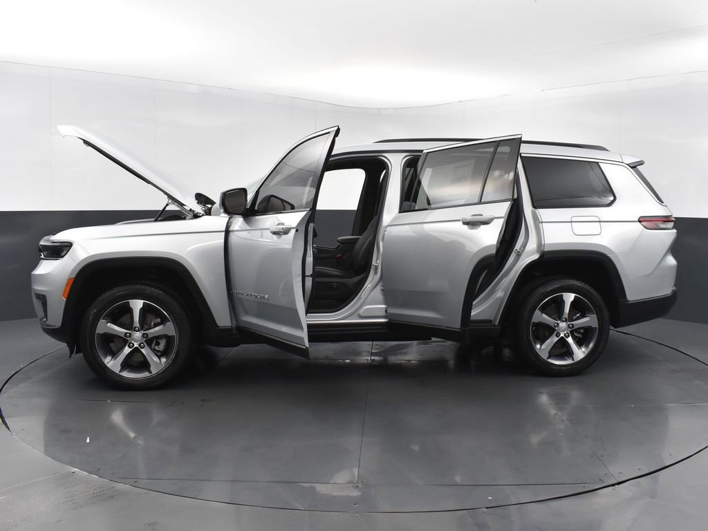 Used 2024 Jeep Grand Cherokee L Limited w/ Trailer Tow Package AWD/4WD image 57