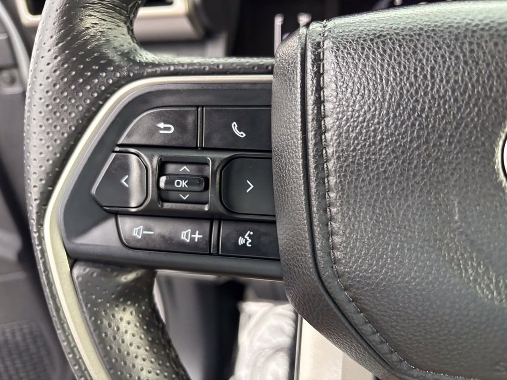 Certified 2025 Toyota 4Runner SR5 image 32