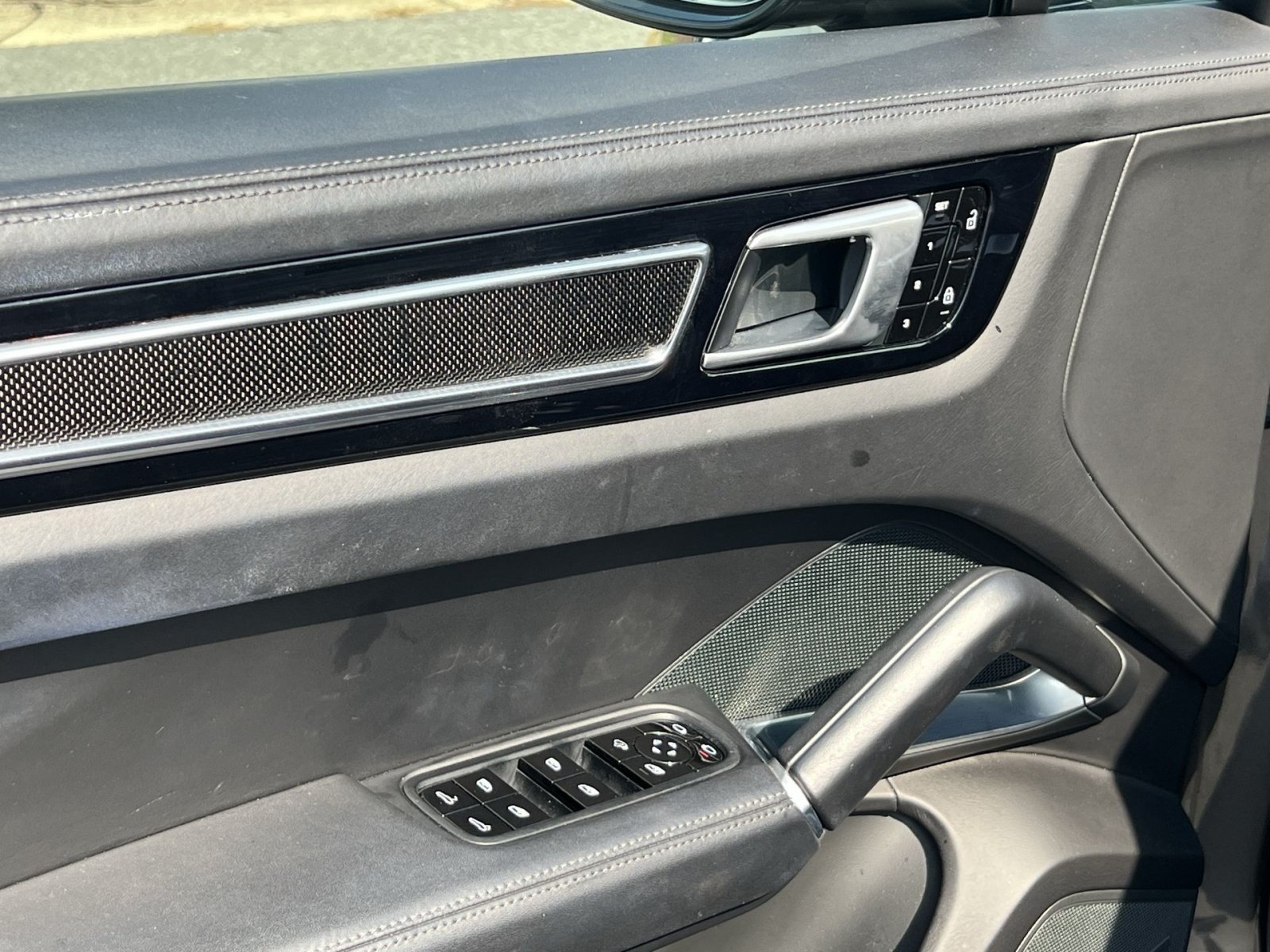 Used 2020 Porsche Cayenne Turbo AWD/4WD image 14