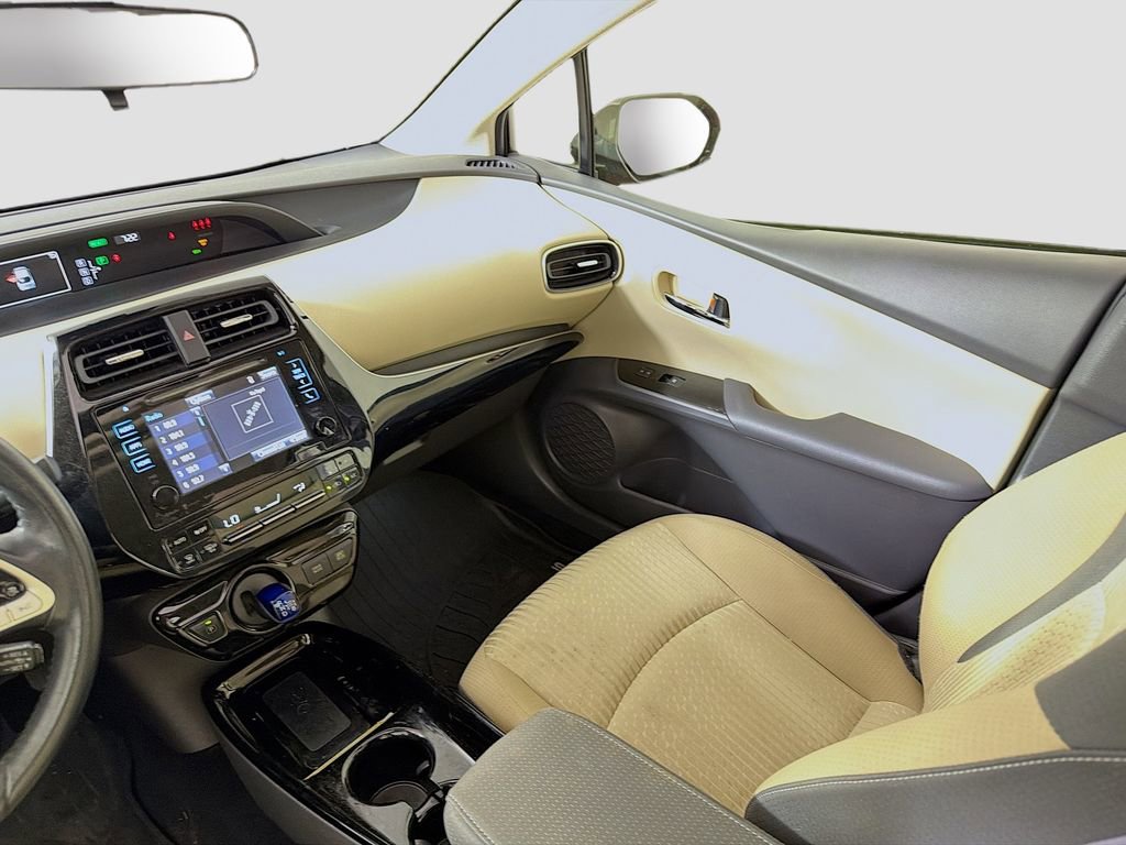Used 2018 Toyota Prius Three w/ Advanced Technology Package image 26