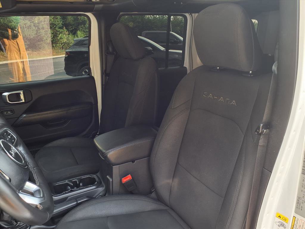 Used 2018 Jeep Wrangler Unlimited Sahara w/ Cold Weather Group image 13