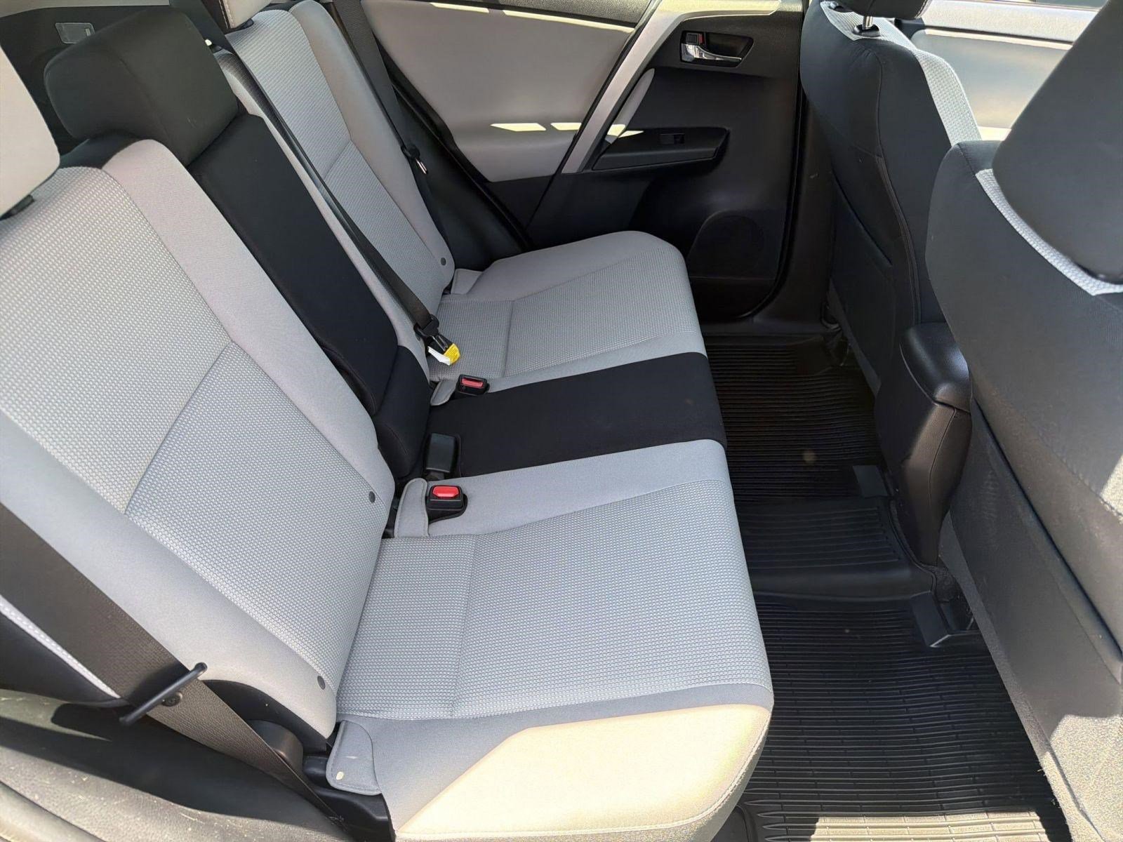 Used 2016 Toyota RAV4 XLE w/ Protection Package AWD/4WD image 28