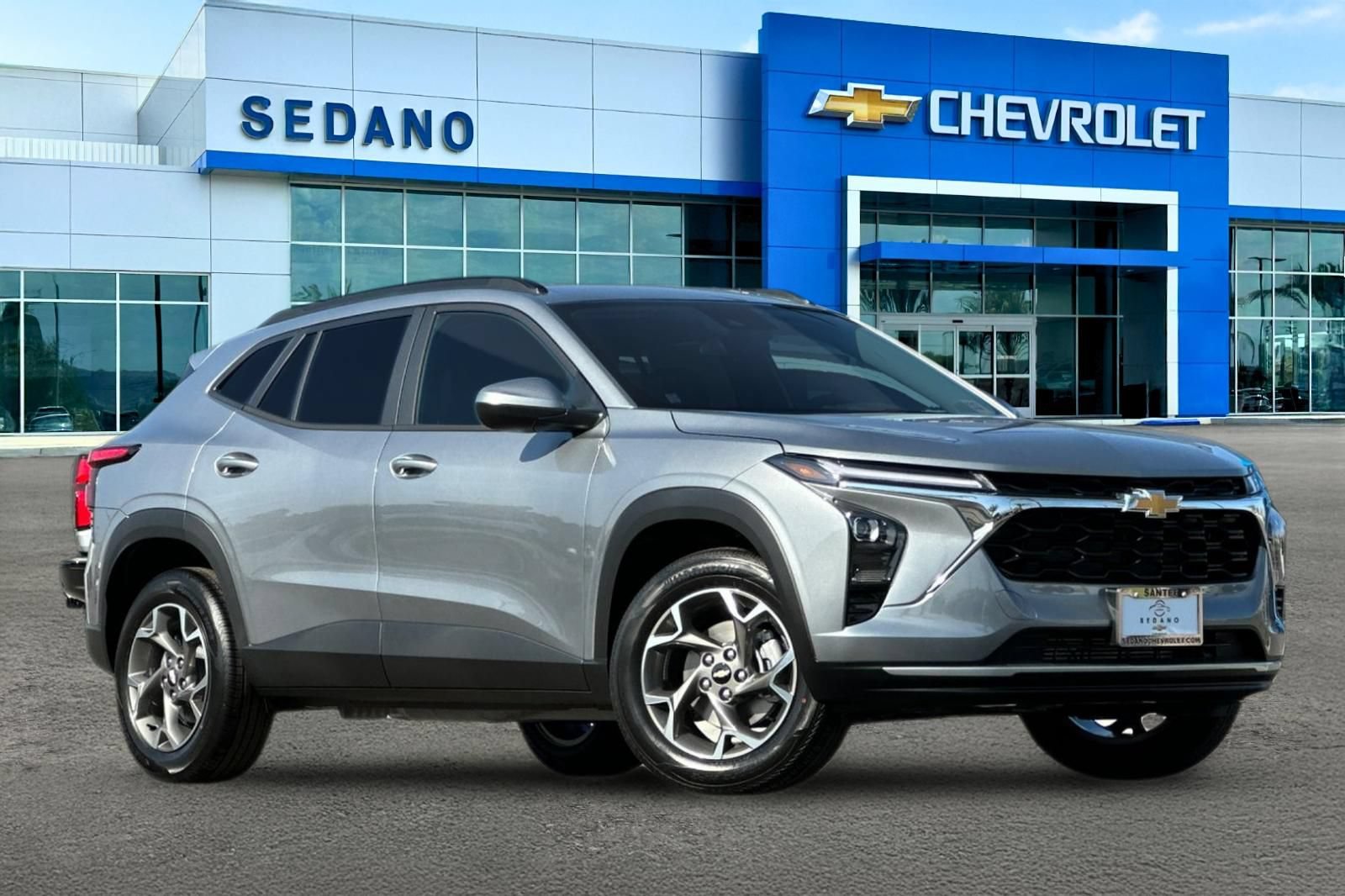 New 2026 Chevrolet Trax LT w/ Driver Confidence Package FWD image 2