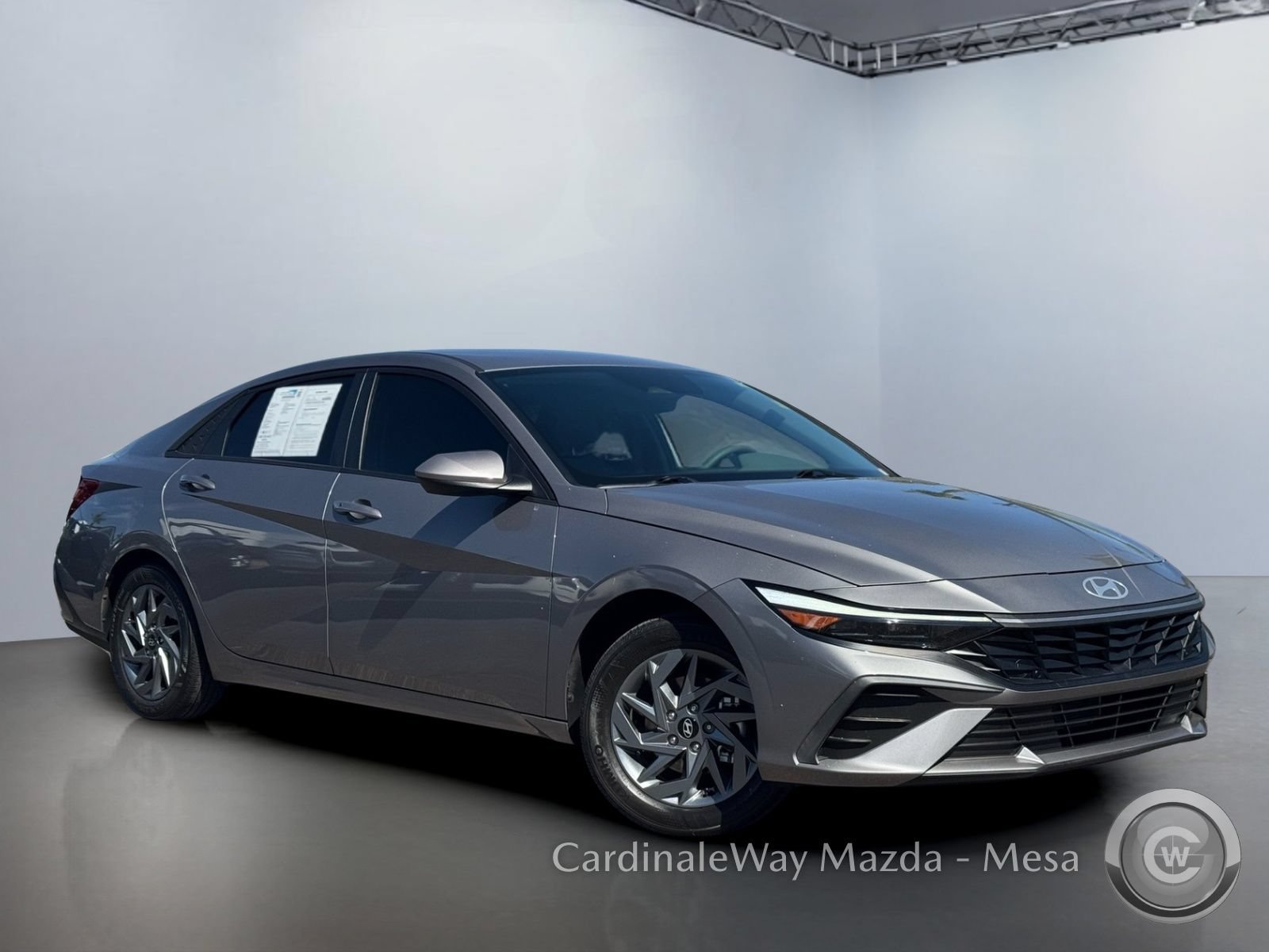 Used 2024 Hyundai Elantra SEL FWD image 2