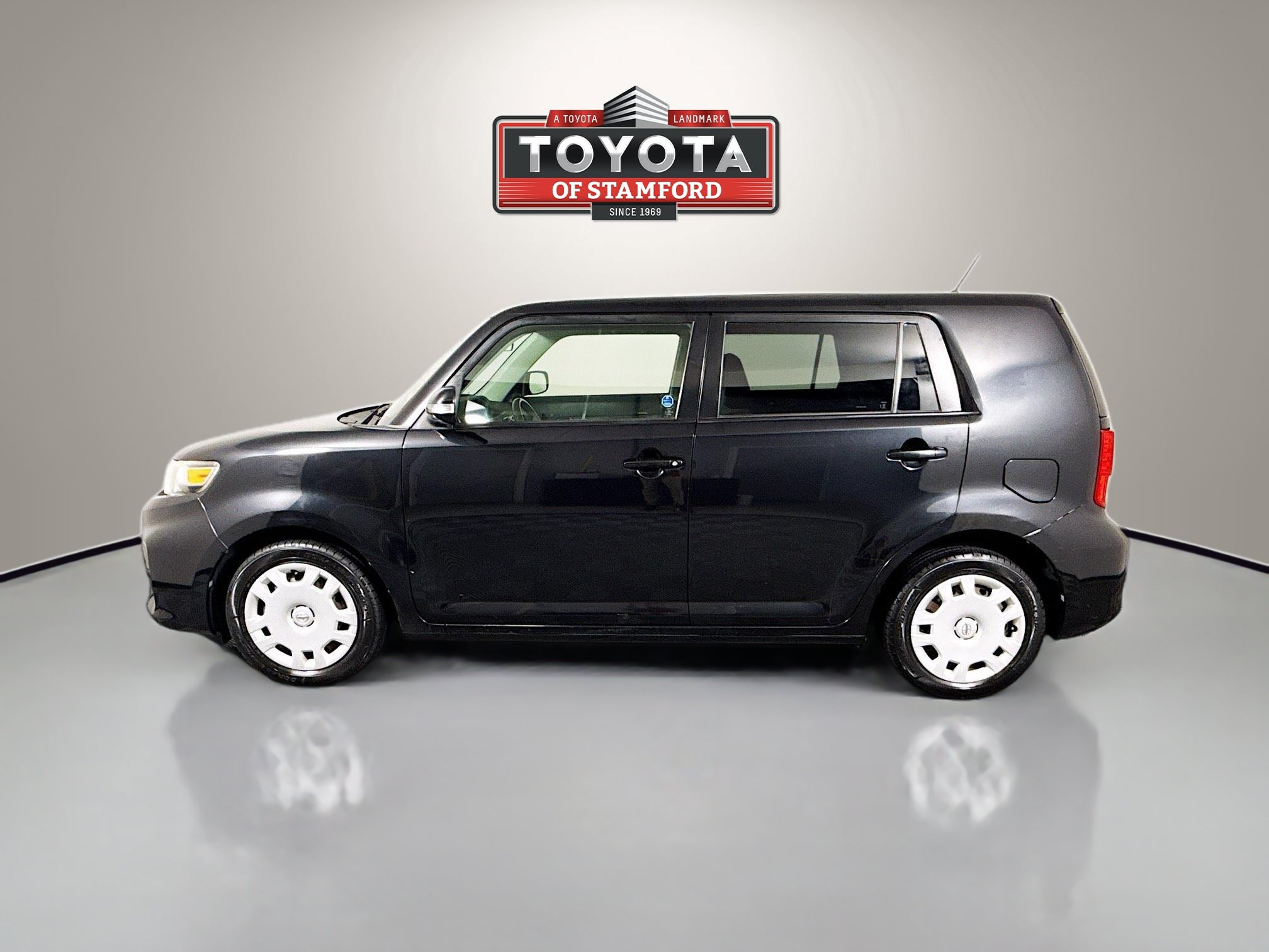 Used 2014 Scion xB FWD image 4