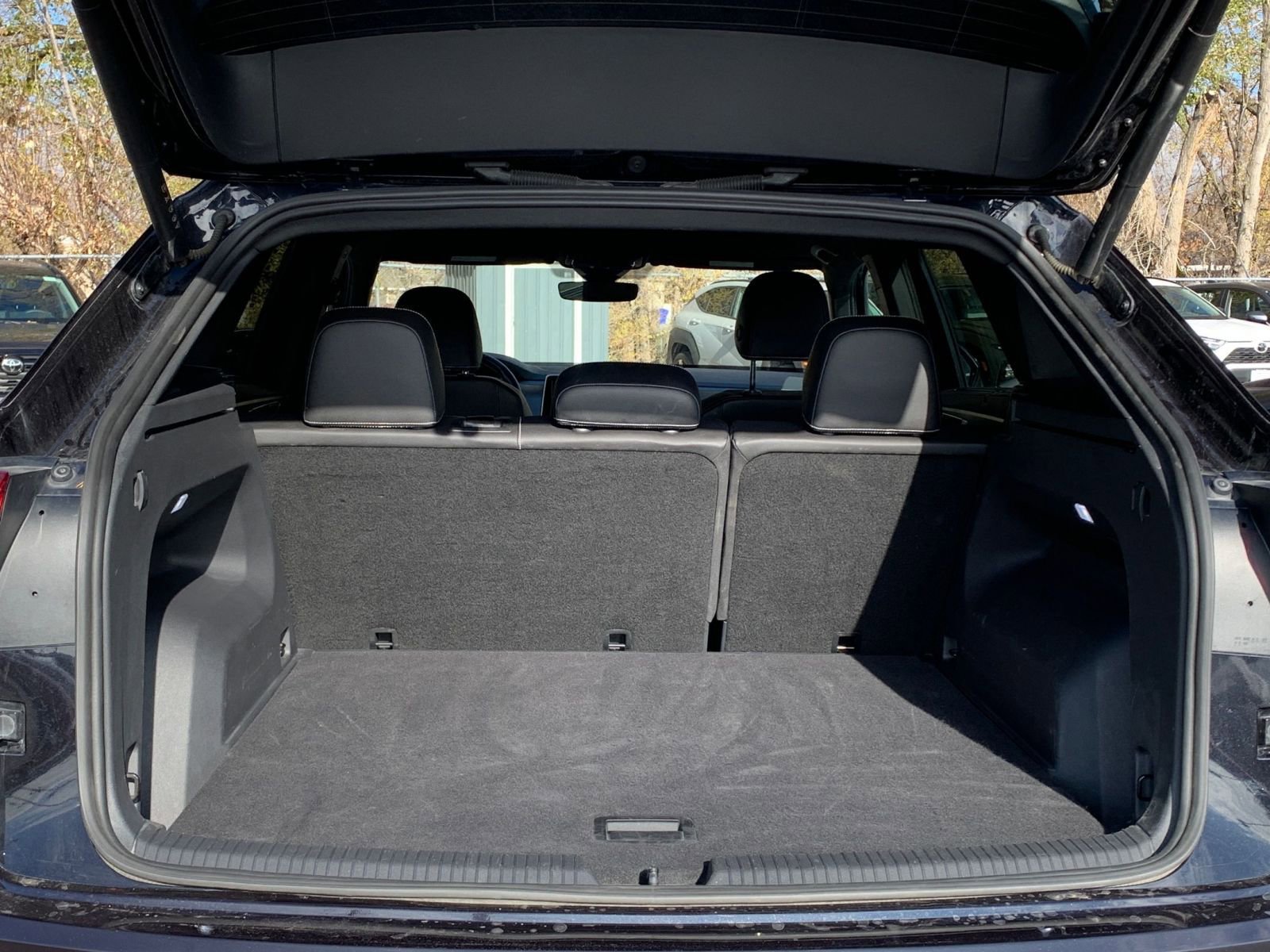 Used 2025 Volkswagen Atlas Cross Sport SE image 31