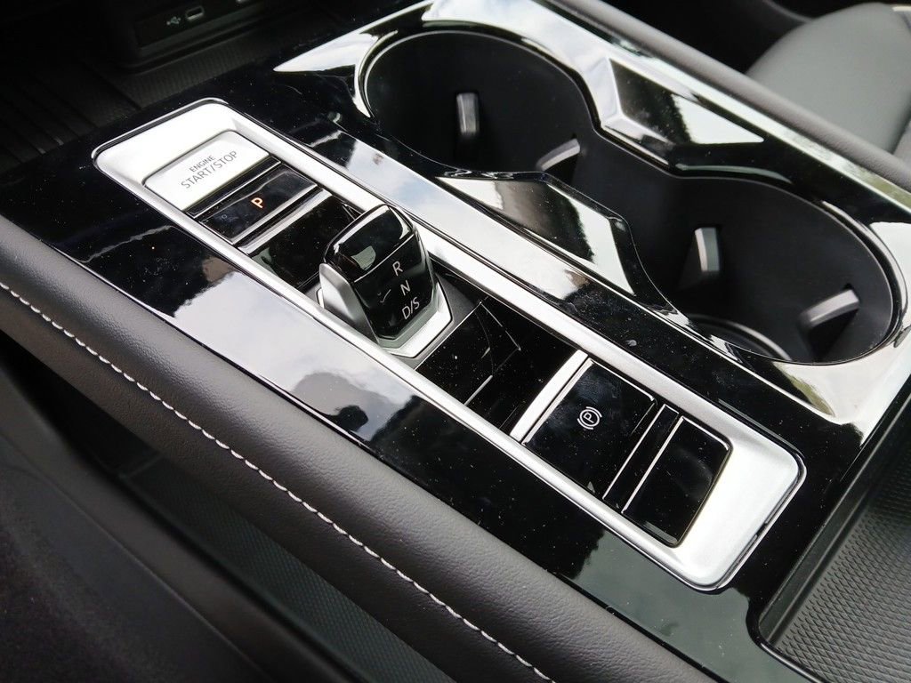 New 2025 Volkswagen Atlas SEL Premium R-Line image 24