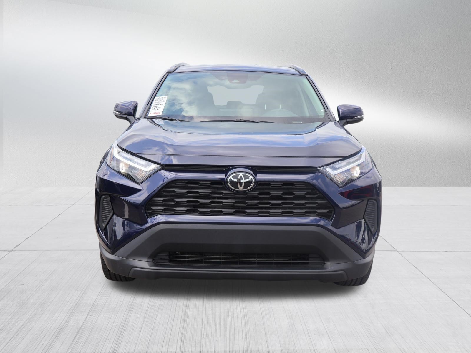 Used 2025 Toyota RAV4 XLE AWD/4WD image 2