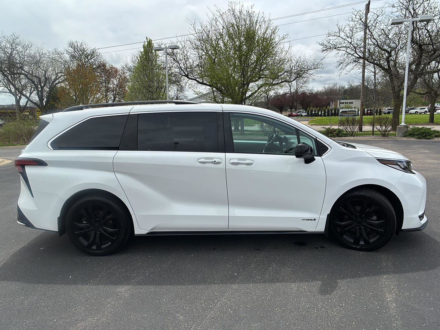 Used 2021 Toyota Sienna XSE w/ XSE Plus Package FWD image 8