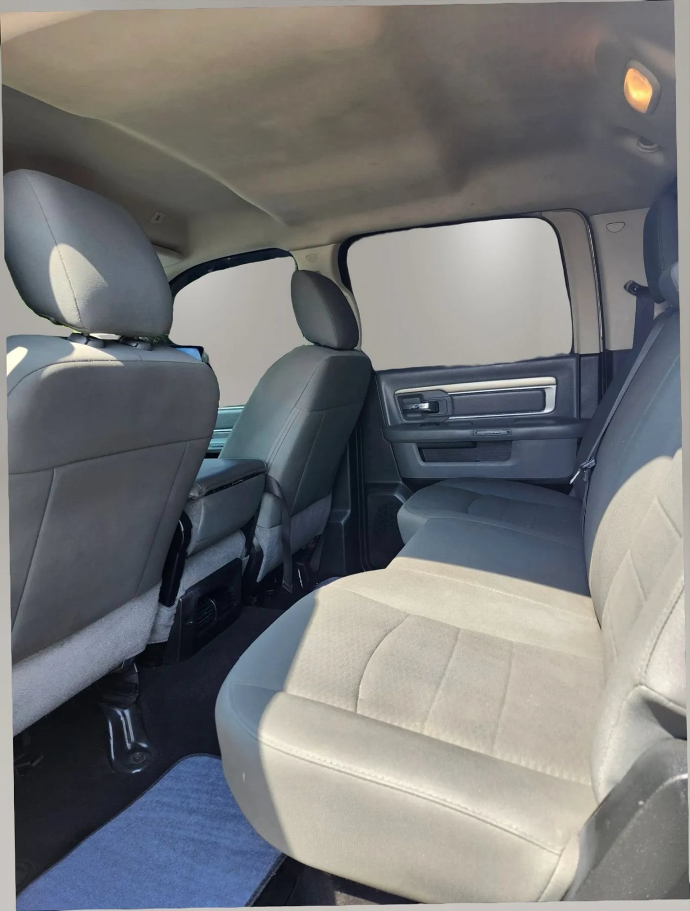 Used 2018 RAM 1500 Classic SLT AWD/4WD image 19